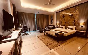 Lokesh Hotel 4*